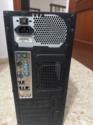 Torre PC EVEN Negra Windows 8