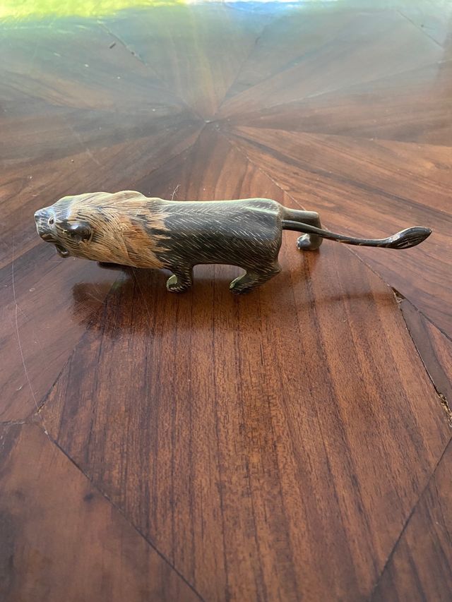 Figura León Hueso Tallado Mano
