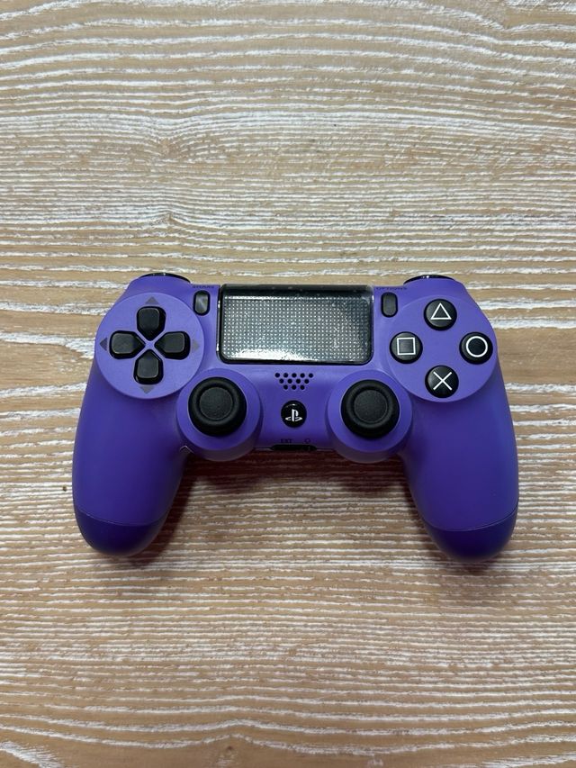 PS4 Slim 500GB Negra + Mando Morado