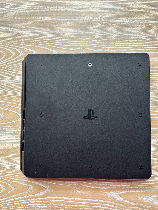 PS4 Slim 500GB Negra + Mando Morado
