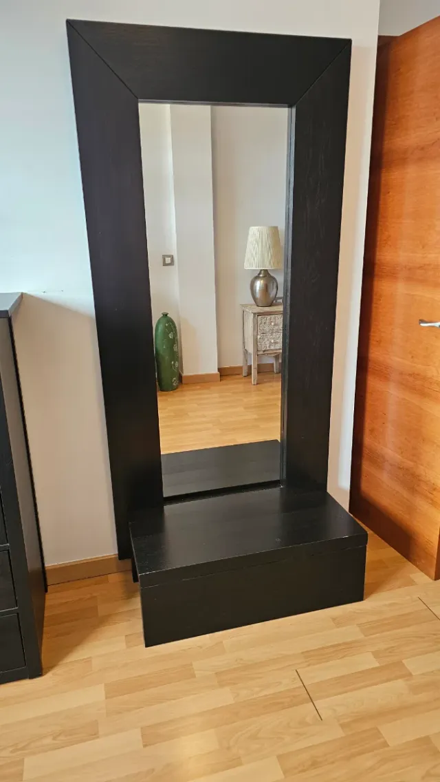 Espejo con cajón de madera negro