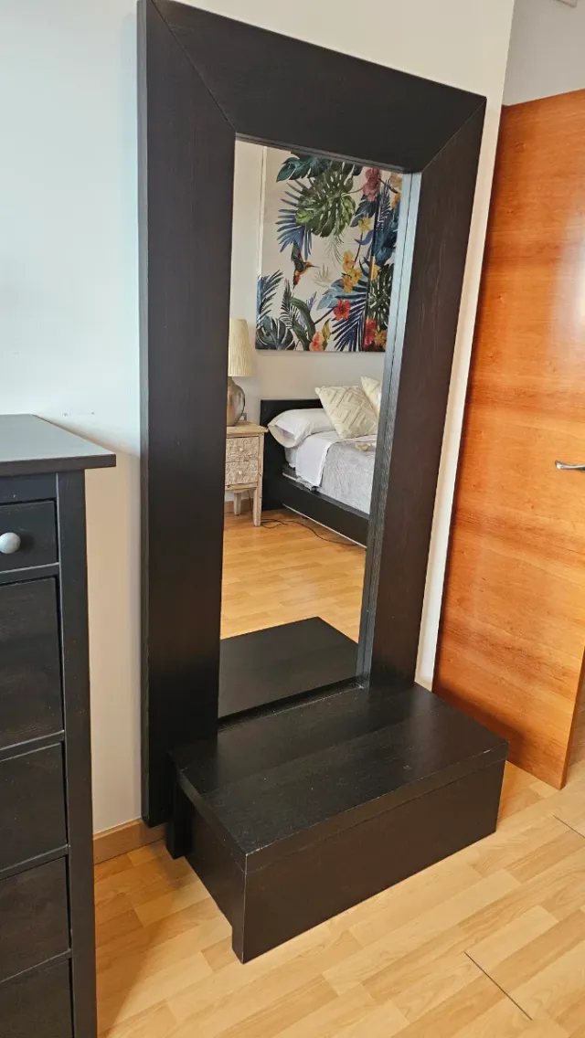 Espejo con cajón de madera negro