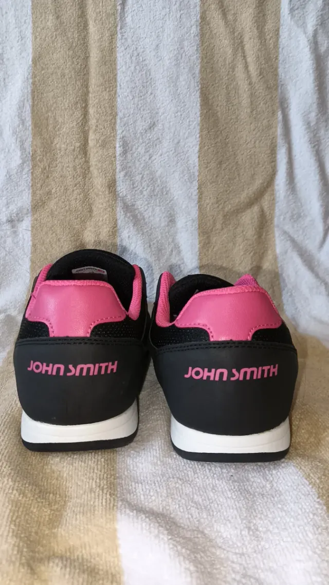 Deportivas John Smith Negras y Rosas