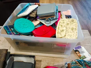 Carteras y monederos varios   distintos precios