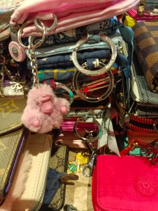 Carteras y monederos varios   distintos precios