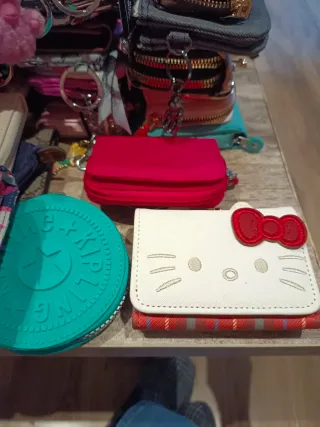 Carteras y monederos varios   distintos precios