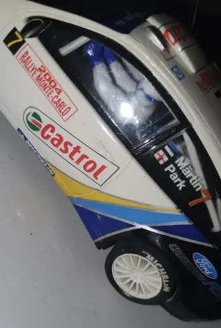 Scalextric Ford Focus Castrol