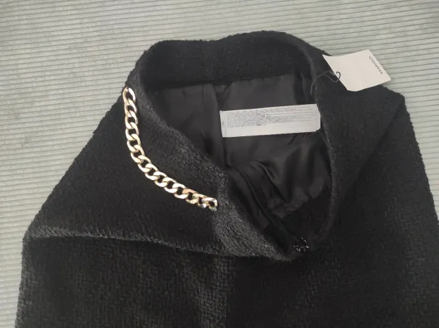Falda negra nueva, talla S, Mango