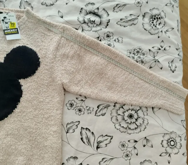 Jersey Disney Mickey Mouse Talla M Beige Negro