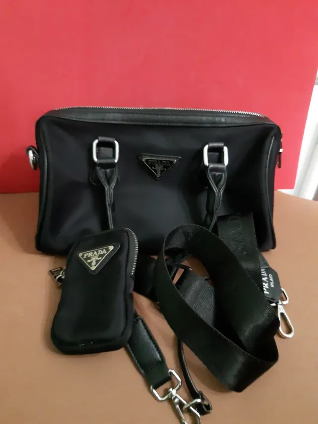 Bolso Prada Negro con Neceser y Correa