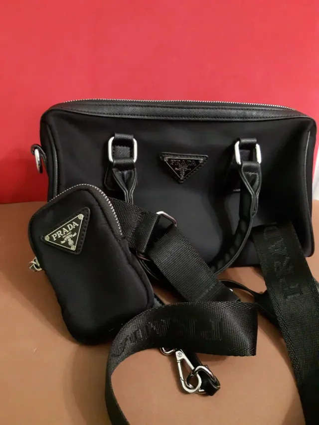 Bolso Prada Negro con Neceser y Correa