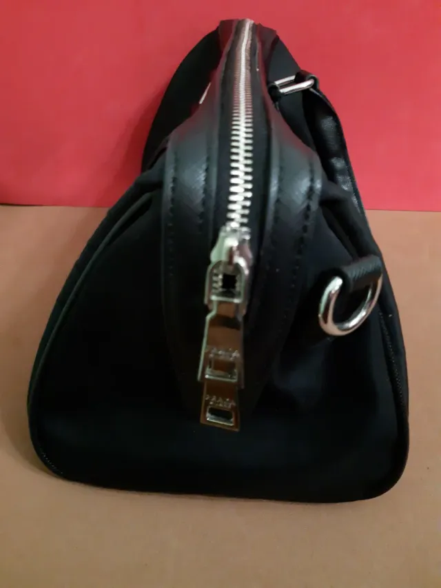 Bolso Prada Negro con Neceser y Correa