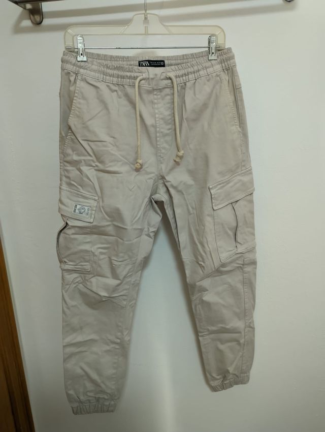 Pantalón Cargo Beige Zara