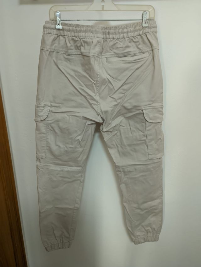 Pantalón Cargo Beige Zara