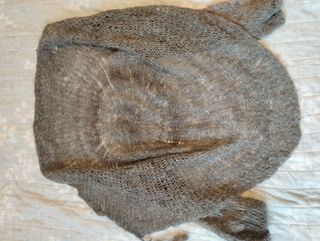 Coprispalle in lana lavorata a mano