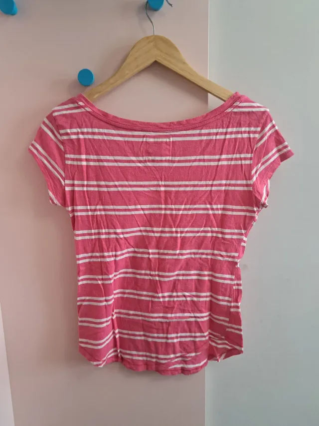 Camiseta Hollister Rayas Rosa y Blanca Talla XS