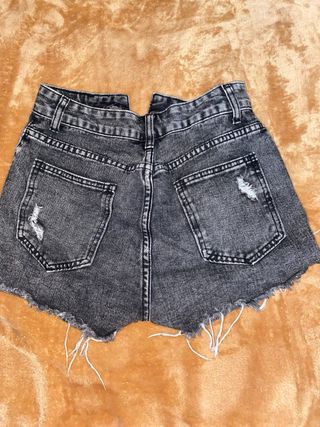 Shorts vaqueros negros rotos