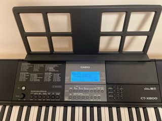 Teclado Casio CT-X800 con soporte y banqueta