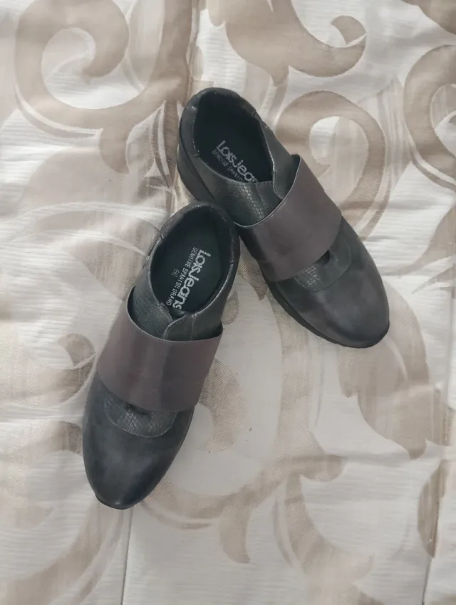 Zapatillas Lois Jeans Mujer Negras y Plateadas