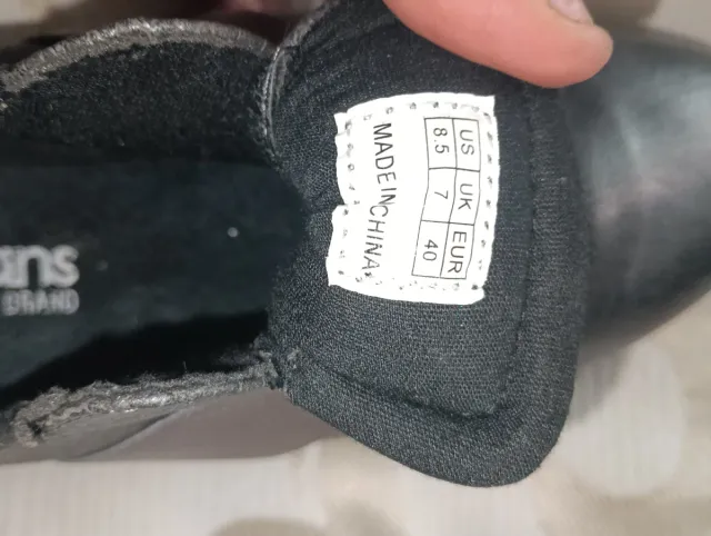 Zapatillas Lois Jeans Mujer Negras y Plateadas