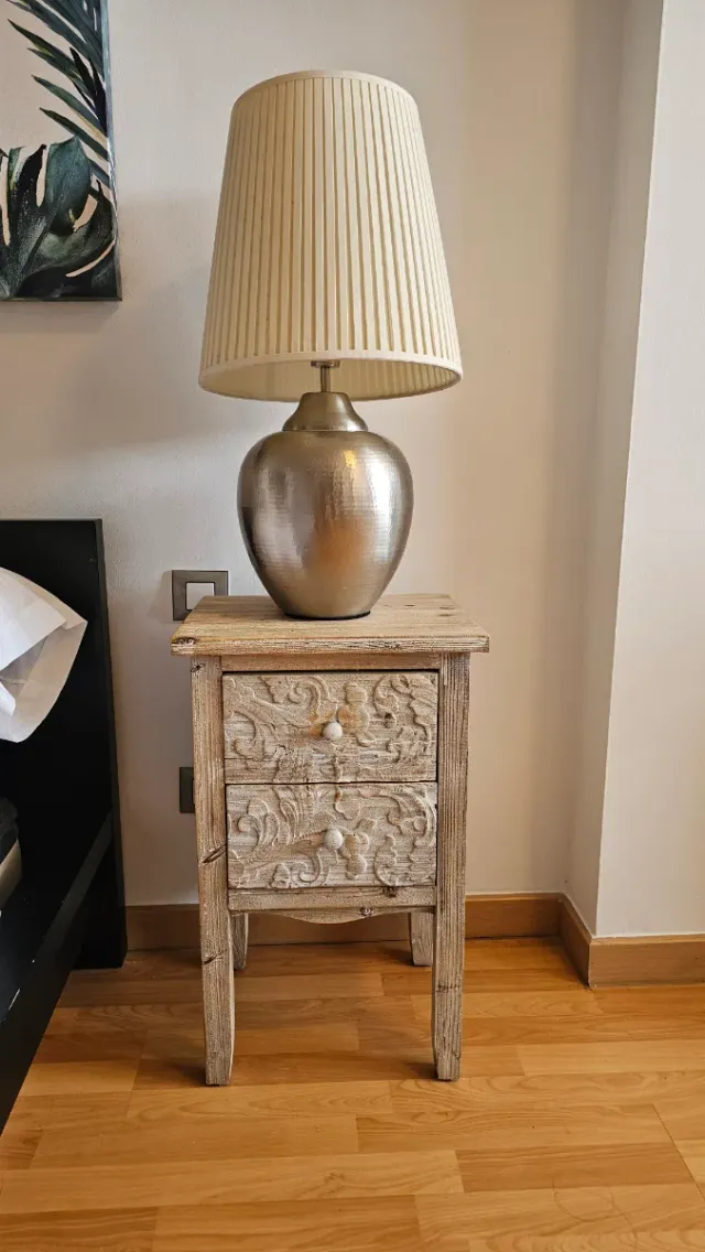 mesitas de noche de madera talladas precio por uni