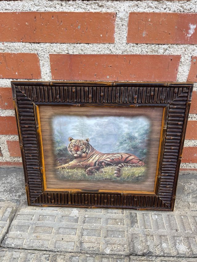 Cuadro de tigre en marco de bambú
