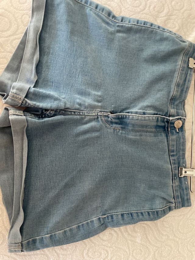 Pantalones cortos elásticos vaqueros