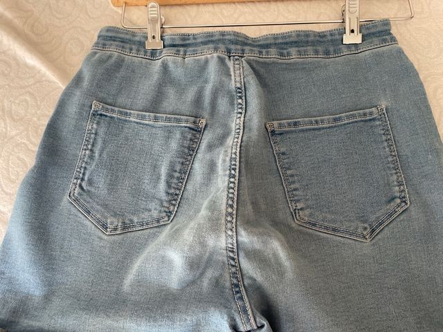 Pantalones cortos elásticos vaqueros