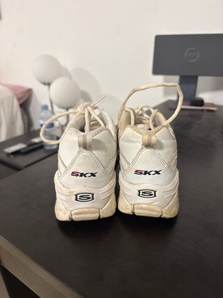 Zapatos Skechers niña blancos