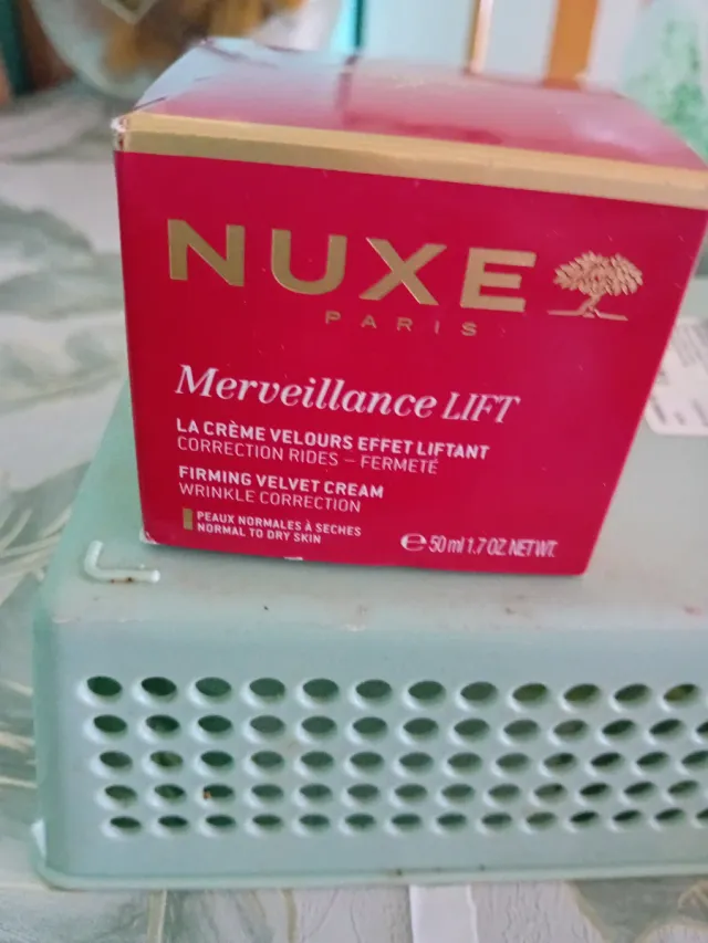 Crema Nuxe Merveillance Lift sin estrenar