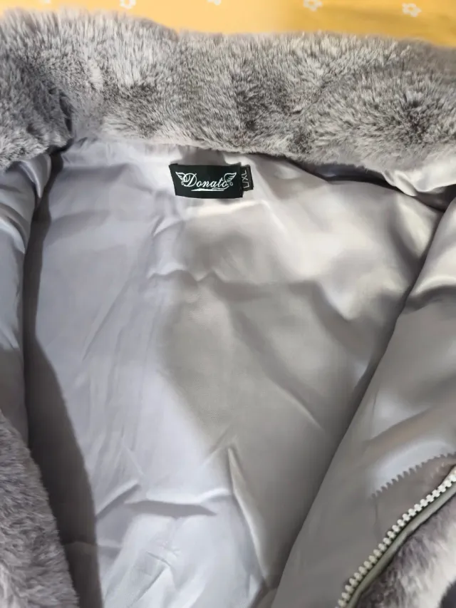 Chaleco de pelo gris