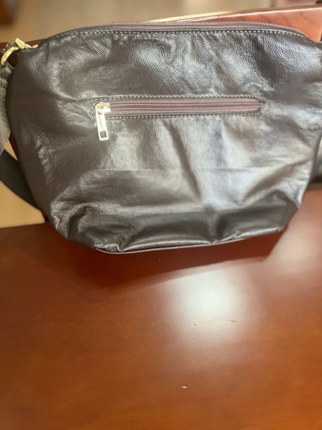 Bolso marrón acolchado