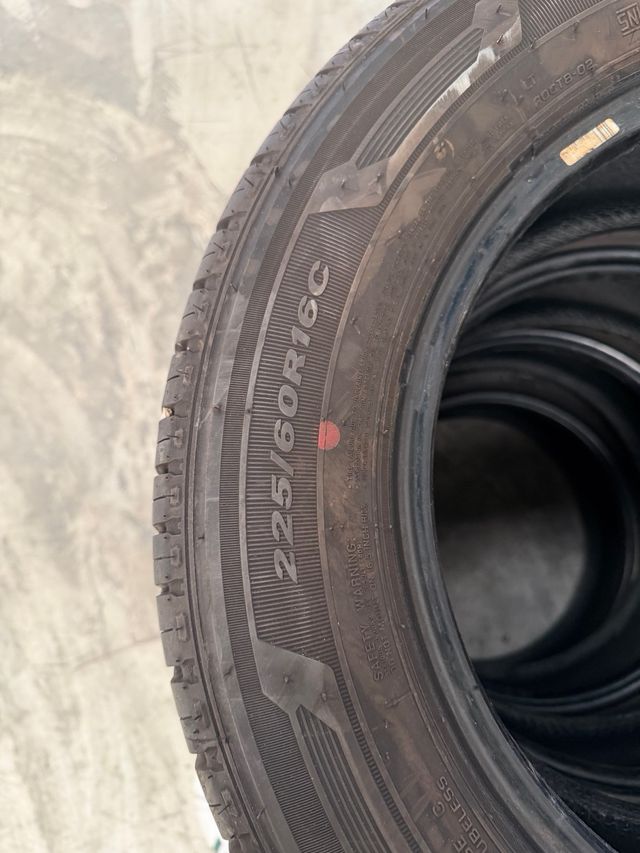 Neumáticos Nexen Roadian CT8 225/60R16C