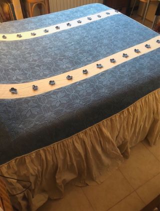 Copriletto vintage uncinetto blu e panna