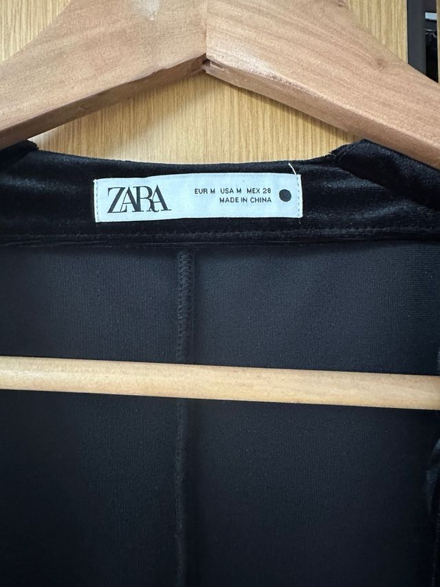 Blusa Zara Terciopelo Negro Talla M
