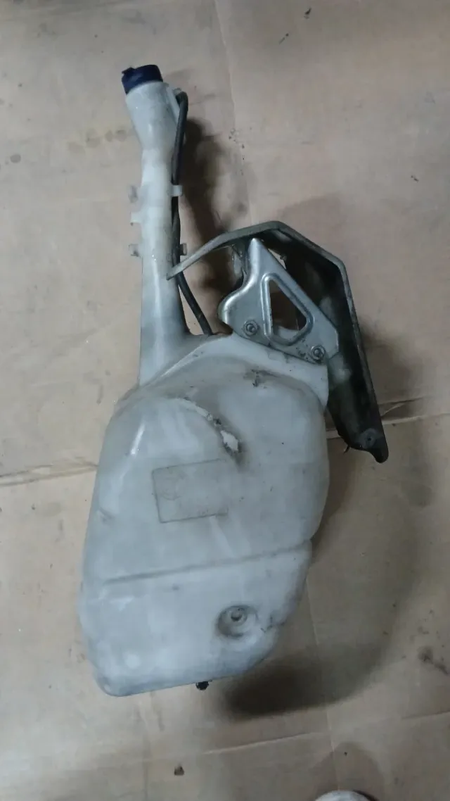 Botella agua limpiaparabrisas Alfa 159