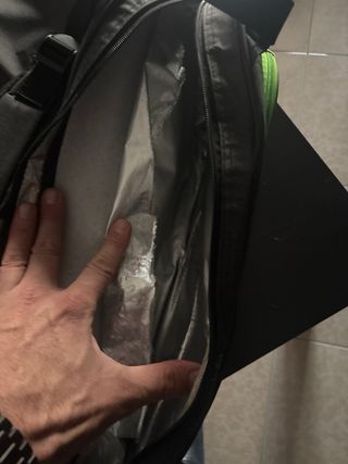 Paletero Bullpadel 32L Negro y Verde