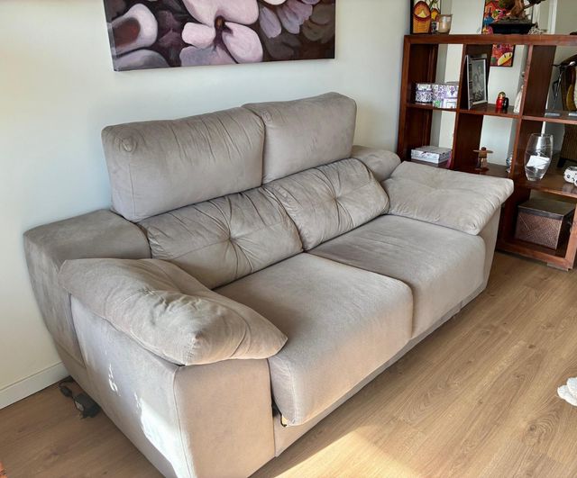 Sofá 2 plazas 1,87x0,96m beige. Cojines extraibles