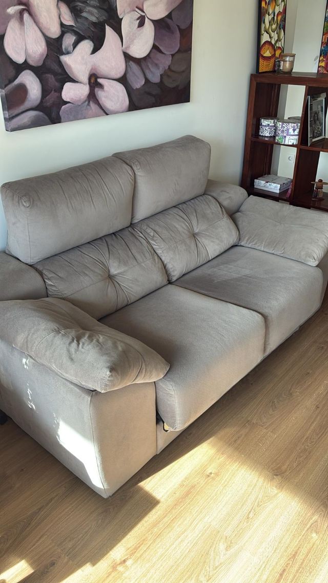 Sofá 2 plazas 1,87x0,96m beige. Cojines extraibles