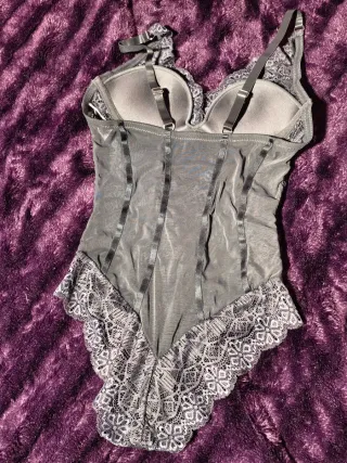 Body lencería encaje gris