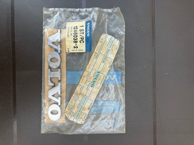 Emblema Volvo Clásico 1246038-2
