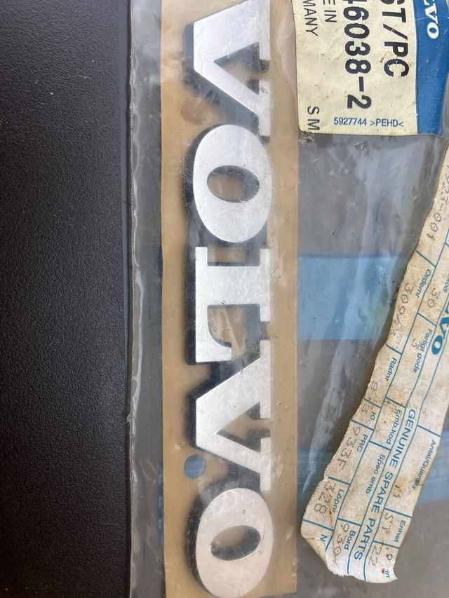 Emblema Volvo Clásico 1246038-2