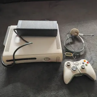 Xbox 360 60GB HDD gris y blanco