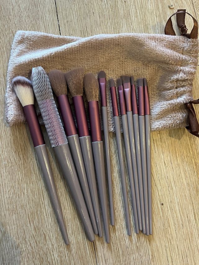Set de brochas de maquillaje con bolsa