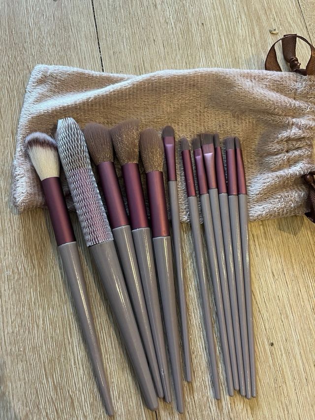 Set de brochas de maquillaje con bolsa