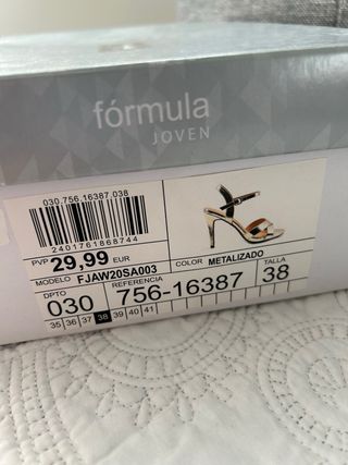 Zapatos de tacón dorados Formula Joven