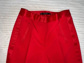 Traje rojo zara