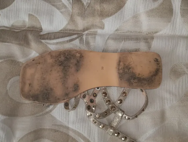 Sandalias Alma Blue doradas y plateadas