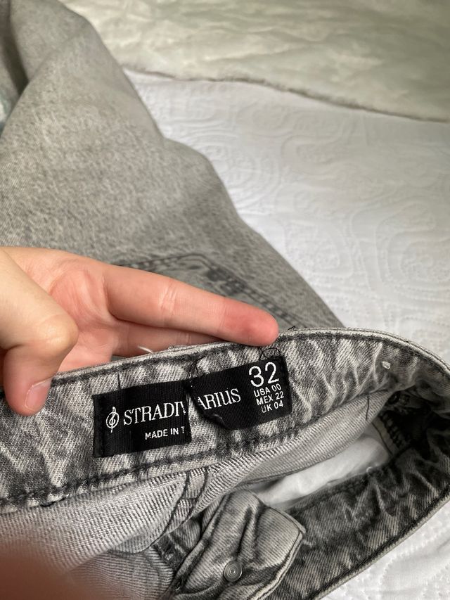 Vaqueros rectos grises