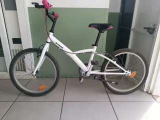 Bicicleta BTWIN blanca
